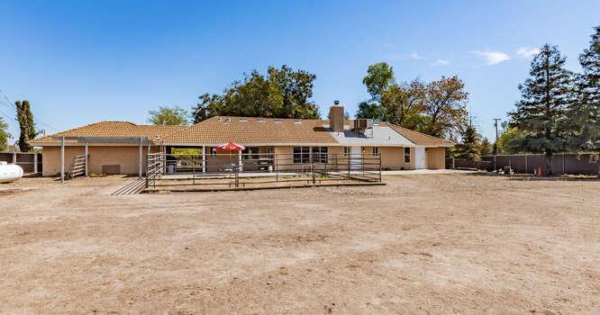 15534 Monreal Road Madera, CA 93636 - Photo 28 of 43 Gallery Image 28