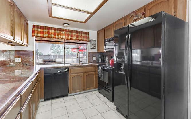 15534 Monreal Road Madera, CA 93636 - Photo 8 of 43 Gallery Image 8