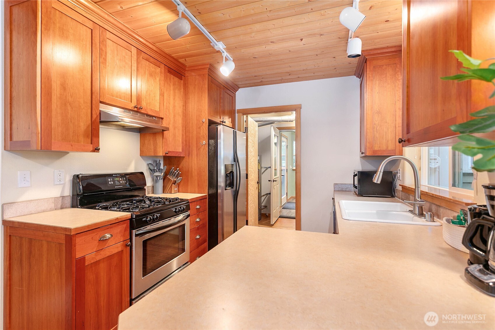 21012 Pinnacle Road Glacier, WA 98244 - Photo 6 of 40