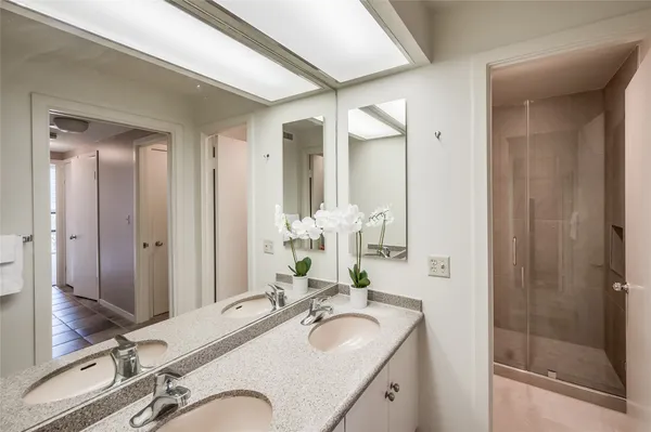 $2,250 | 5100 San Felipe Street, Unit 55, Houston, TX 77056