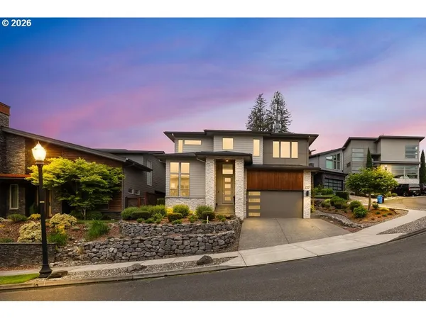$974,900 | 137 North 45 Circle, Camas, WA 98607