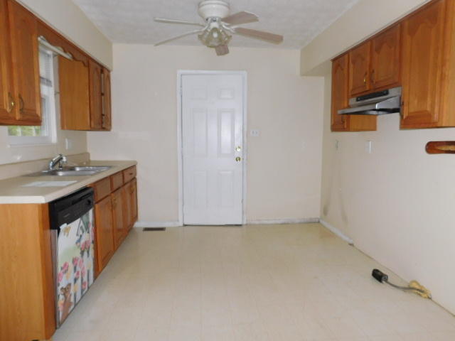 2316 Sun Valley Road Knoxville, TN 37921 - Photo 11 of 15 11 KITCHEN