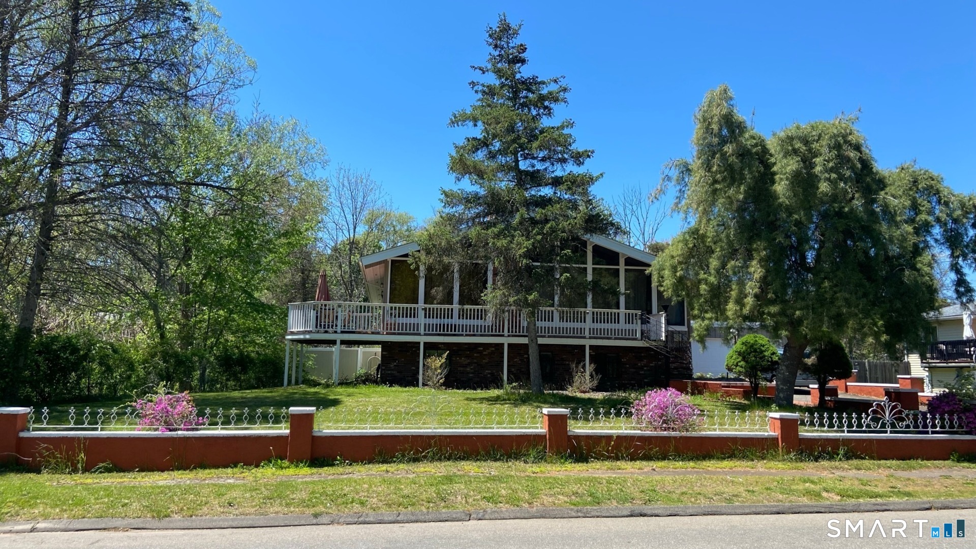 63 Millbrook Road Middletown, CT 06457 - Photo 1 of 11 Gallery Image 1
