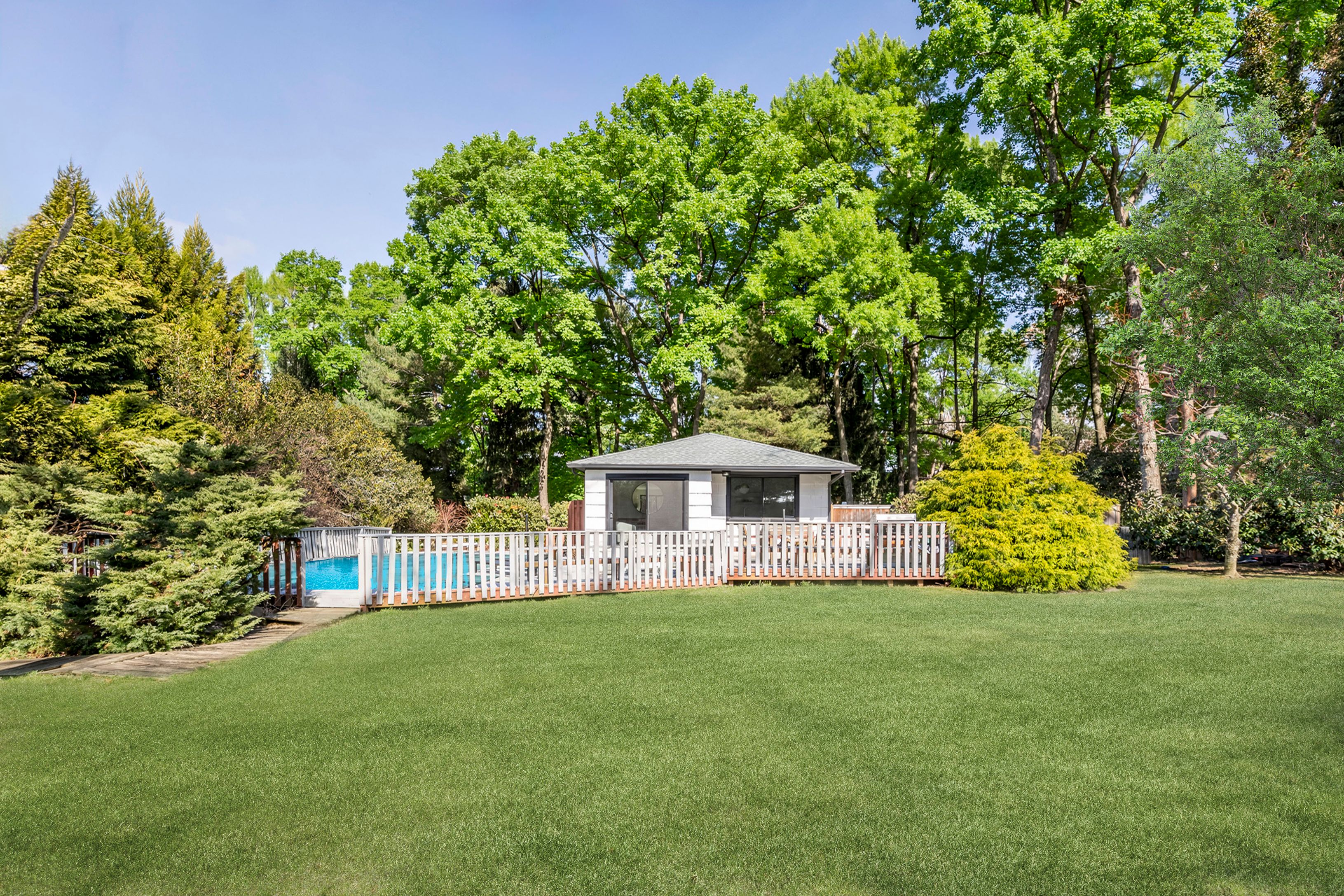 137 North Sea Mecox Road Southampton, NY 11968 - Photo 3 of 16
