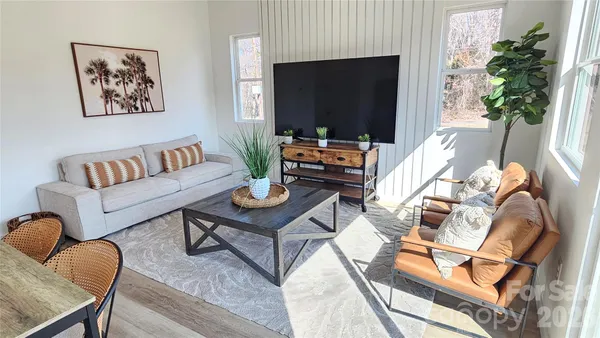 $299,000 | 2930 21st St Lane Northeast, Hickory, NC 28601