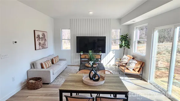 $299,000 | 2930 21st St Lane Northeast, Hickory, NC 28601