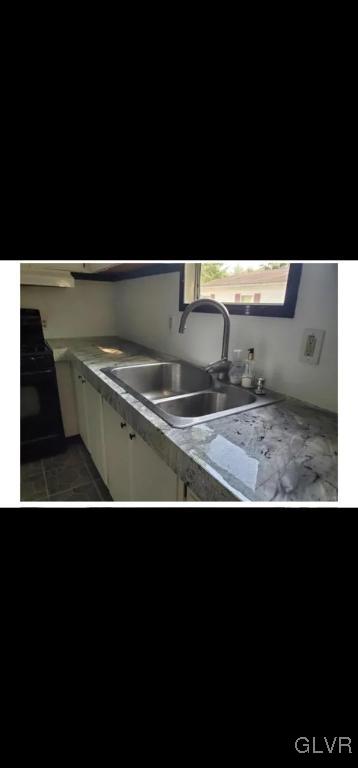 14 Brookside Drive Bath, PA 18014 - Photo 8 of 17 a view of a living room