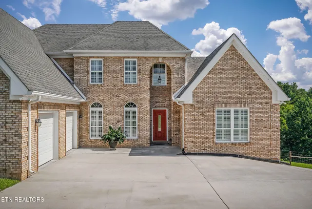 $749,900 | 8725 Sparta Highway, Sparta, TN 38583