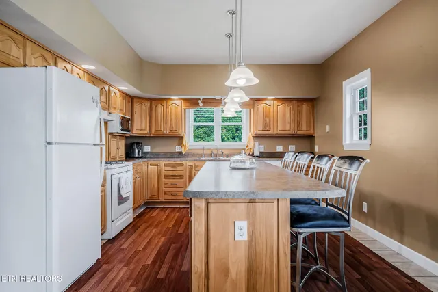 $749,900 | 8725 Sparta Highway, Sparta, TN 38583