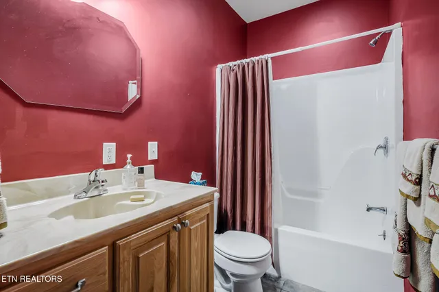 $749,900 | 8725 Sparta Highway, Sparta, TN 38583