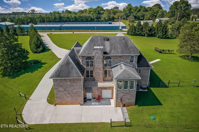 $749,900 | 8725 Sparta Highway, Sparta, TN 38583