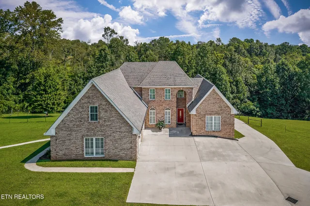 $749,900 | 8725 Sparta Highway, Sparta, TN 38583