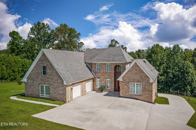 $749,900 | 8725 Sparta Highway, Sparta, TN 38583