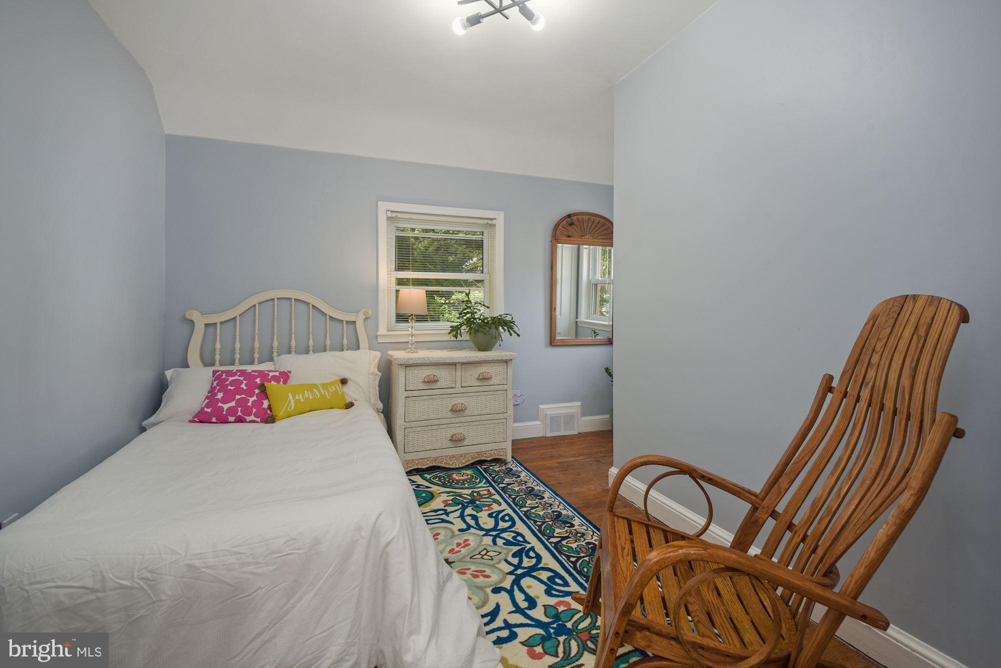 205 West Cameron Road Falls Church, VA 22046 - Photo 16 of 36 2nd Bedroom, upper level, faces rear of house