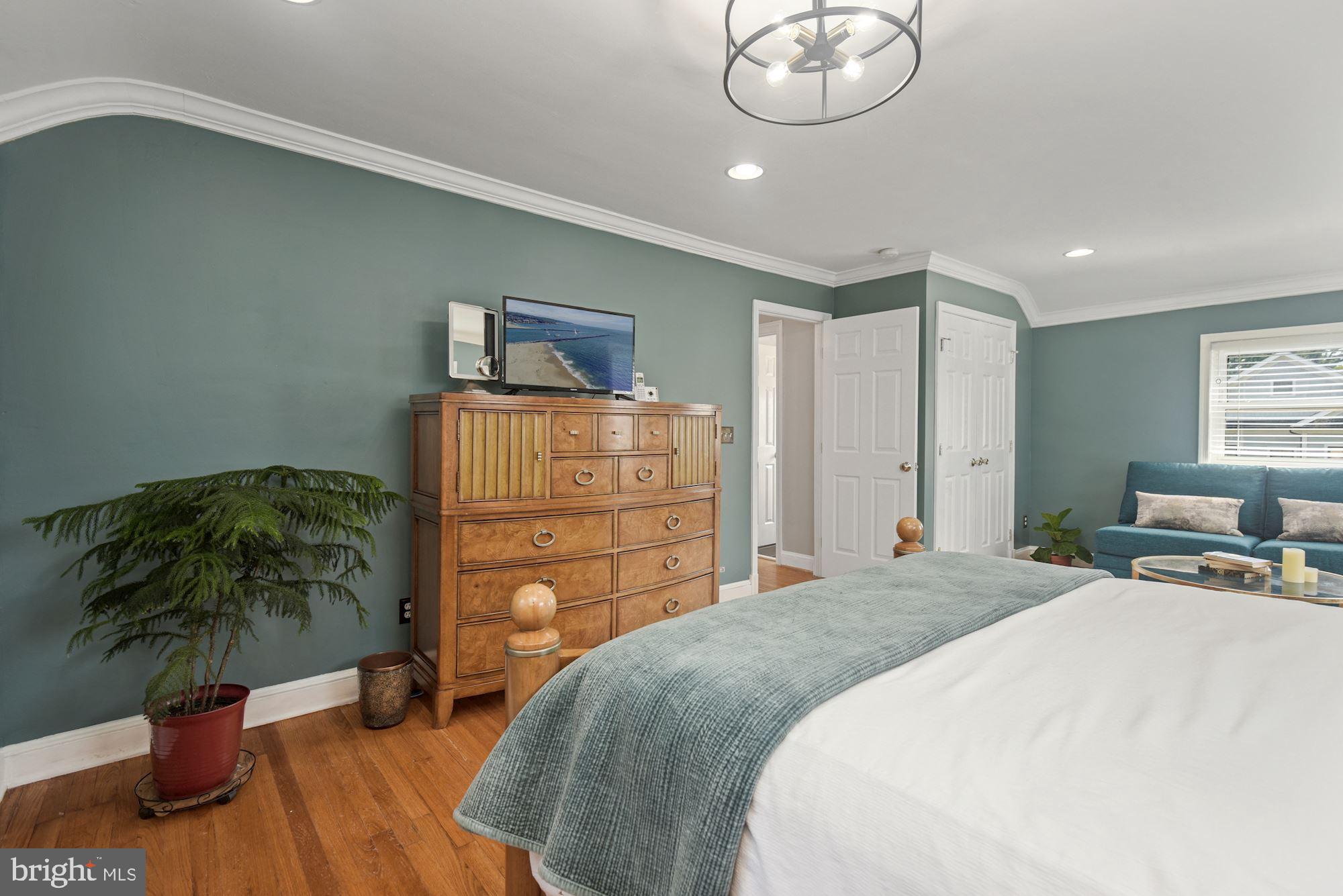 205 West Cameron Road Falls Church, VA 22046 - Photo 21 of 36 Primary Bdrm; can be converted back to 2 rooms