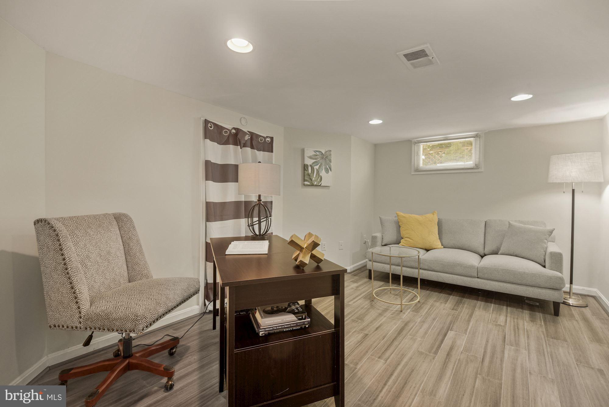 205 West Cameron Road Falls Church, VA 22046 - Photo 24 of 36 3rd bed/bonus room is perfect for many uses!