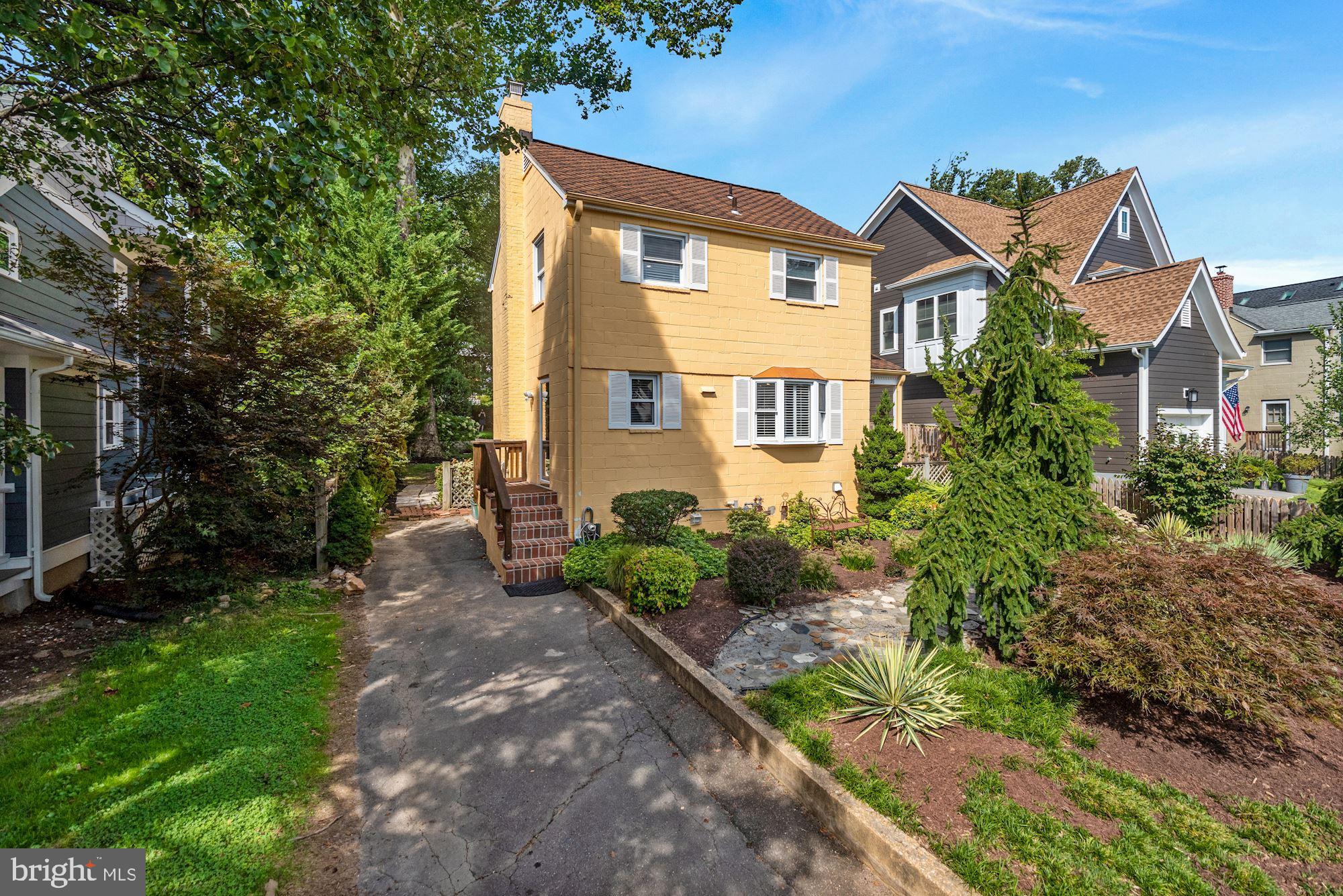 205 West Cameron Road Falls Church, VA 22046 - Photo 31 of 36 Front drive way, fits 2 cars