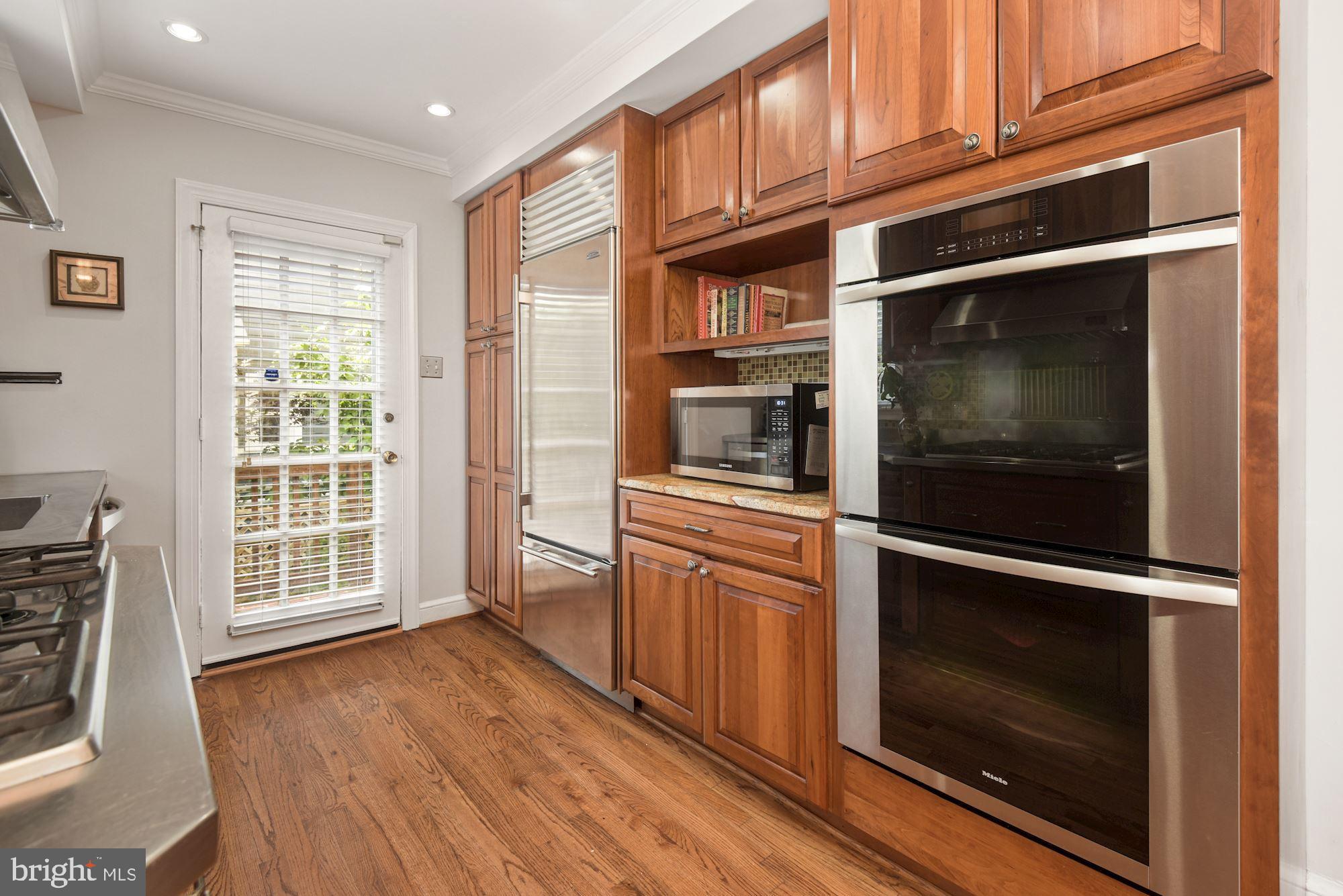 205 West Cameron Road Falls Church, VA 22046 - Photo 7 of 36 High-end appliances: Sub-Zero, Miele, Viking