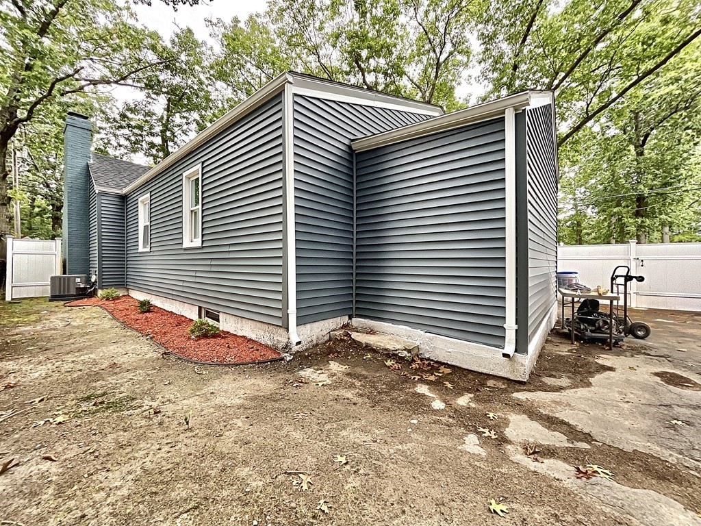 867 Roosevelt Avenue Springfield, MA 01109 - Photo 22 of 25