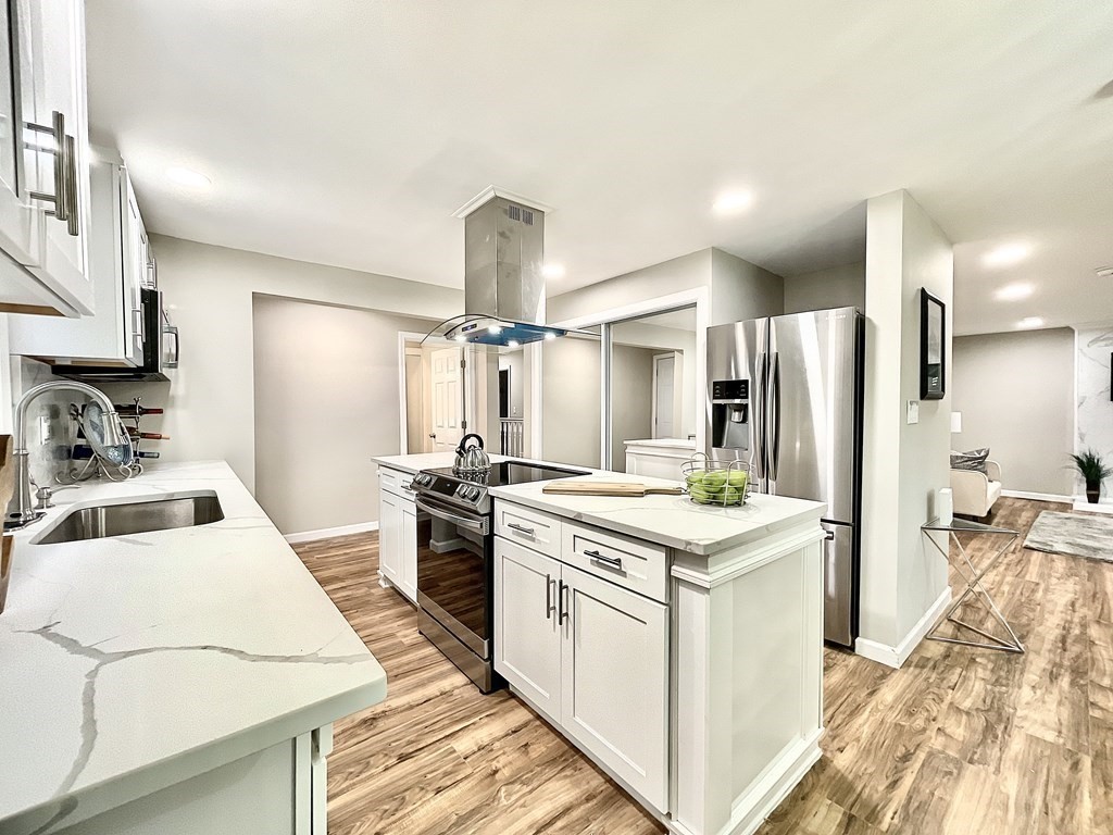 867 Roosevelt Avenue Springfield, MA 01109 - Photo 3 of 25