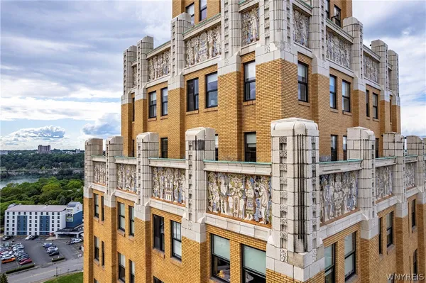 $319,000 | 222 1st Street, Unit 902, Niagara Falls, NY 14303