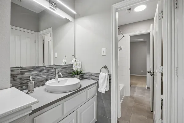 $924,500 | 900 Water Oak Trail, Grapevine, TX 76051