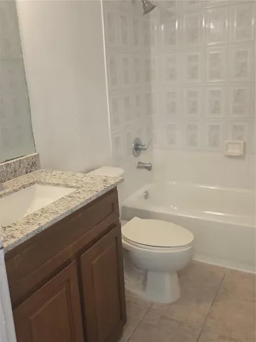 $2,000 | 124 Northeast 13th Street, Unit 21, Homestead, FL 33030