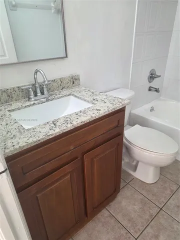 $2,000 | 124 Northeast 13th Street, Unit 21, Homestead, FL 33030