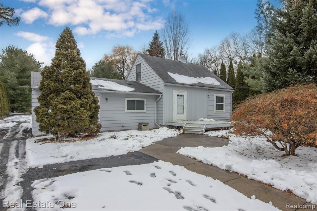 3149 Pontiac Lake Road Waterford, MI 48328 - Photo 35 of 35