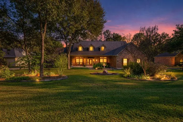 $639,500 | 1838 Plum Creek Drive, Midlothian, TX 76065