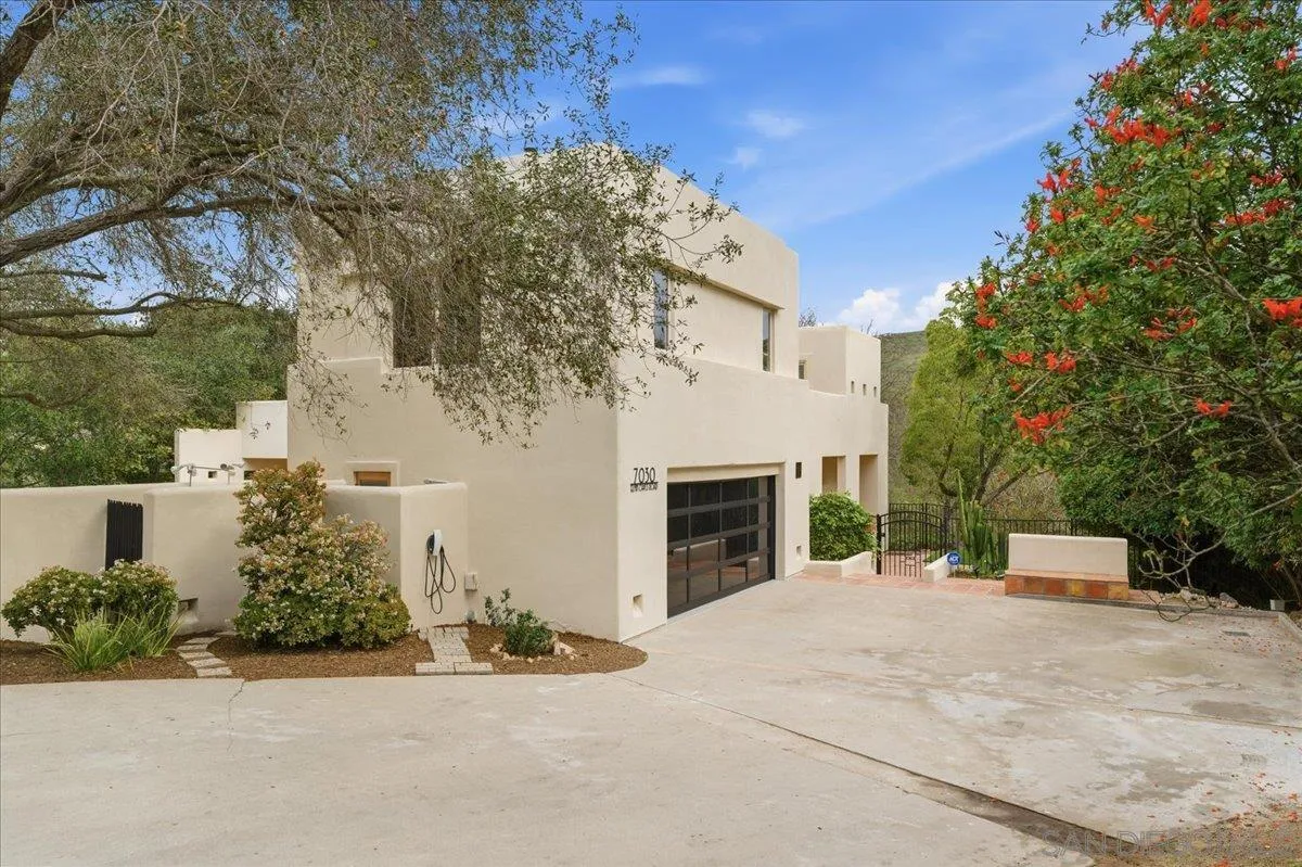 7030 Elfin Oaks Road Escondido, CA 92029 - Photo 36 of 36 a view of a entryway