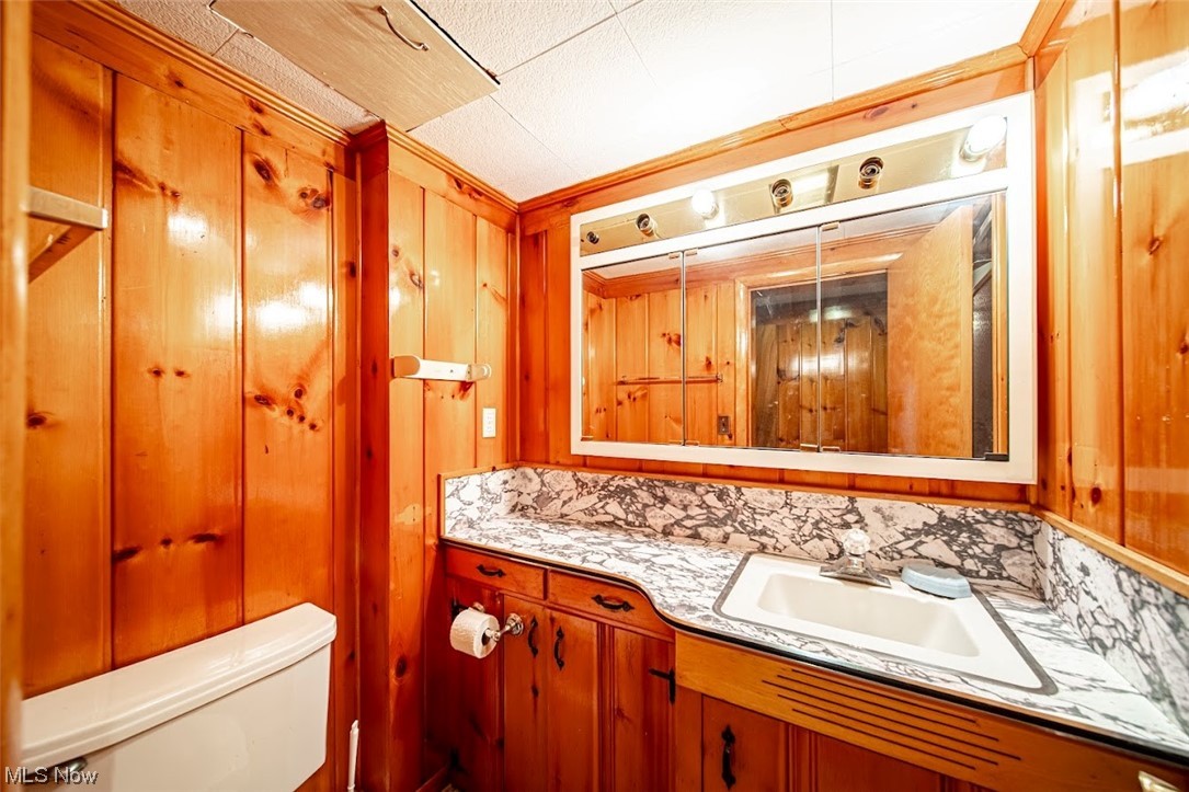 2323 Rockefeller Road Wickliffe, OH 44092 - Photo 24 of 34 Bathroom featuring oversized vanity and toilet