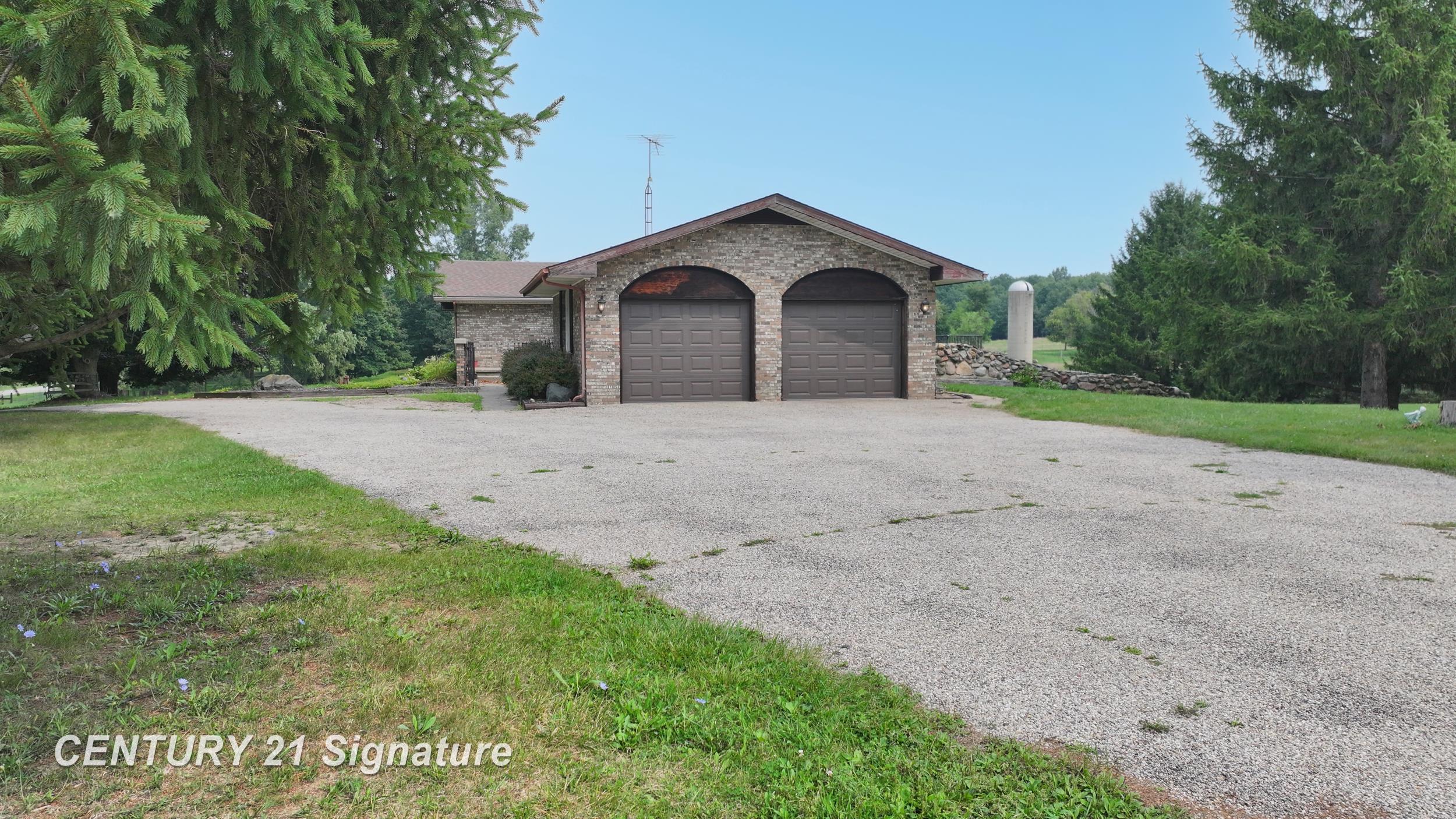2995 Lyons Road Owosso, MI 48867 - Photo 5 of 71 Gallery Image 5