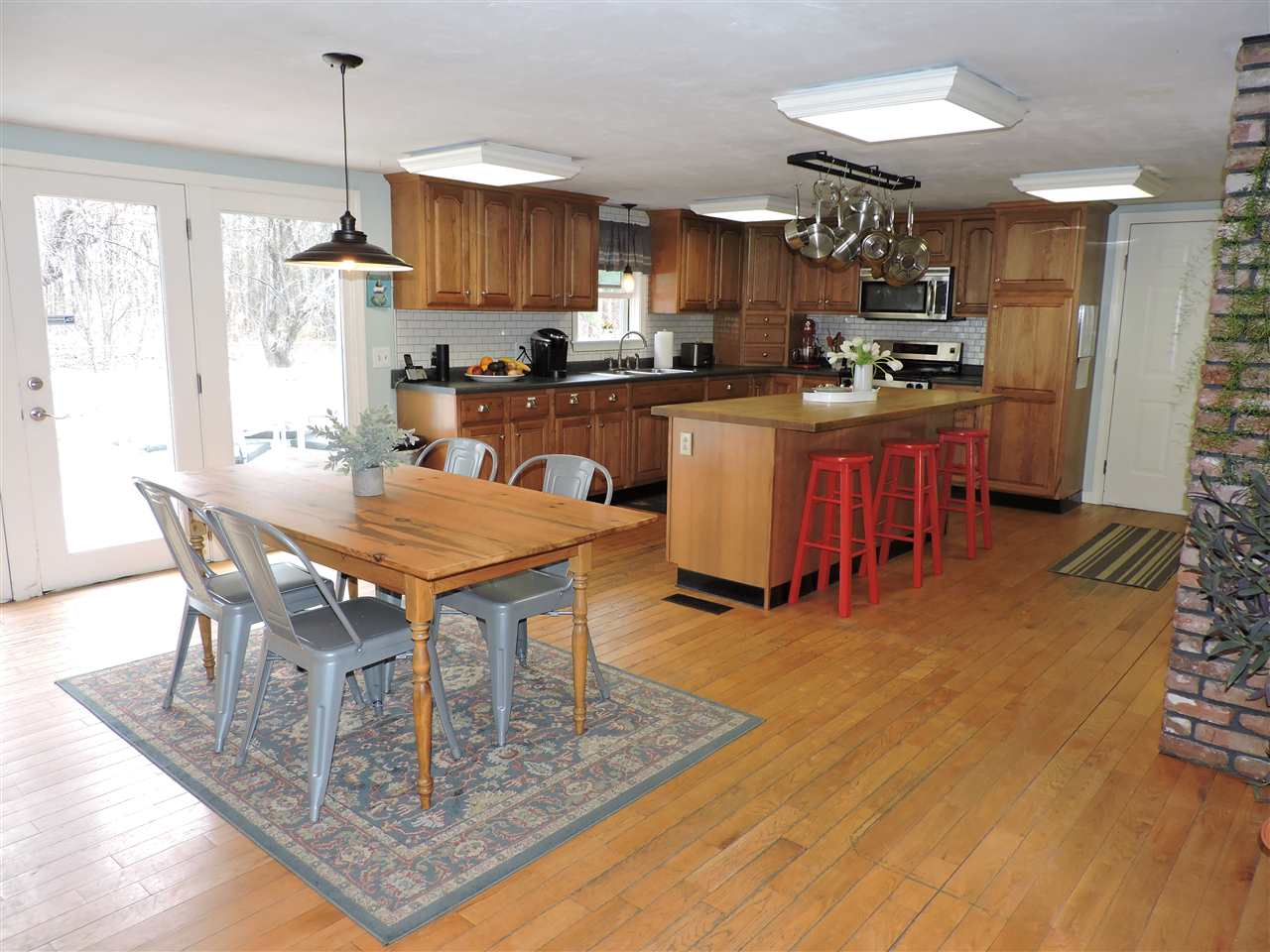 334 N Road Salisbury, NH 03235 - Photo 4 of 33