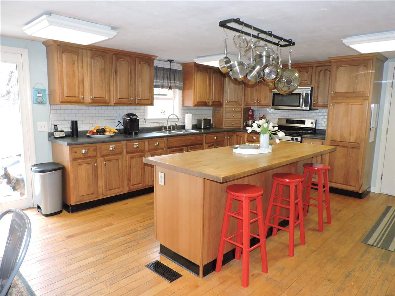 334 N Road Salisbury, NH 03235 - Photo 7 of 33