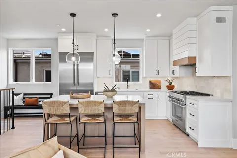 $2,975,000 | 825 West Bay Avenue, Unit B, Newport Beach, CA 92661