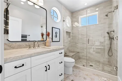 $2,975,000 | 825 West Bay Avenue, Unit B, Newport Beach, CA 92661