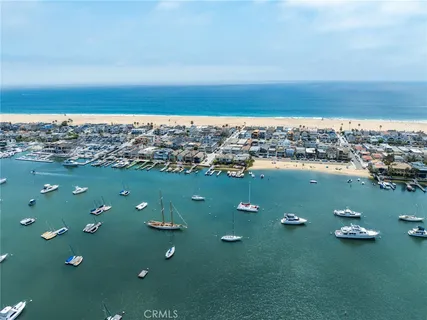 $2,975,000 | 825 West Bay Avenue, Unit B, Newport Beach, CA 92661