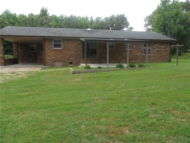 4586 Summitville Road Morrison, TN 37357 - Photo 2 of 12 back of home
