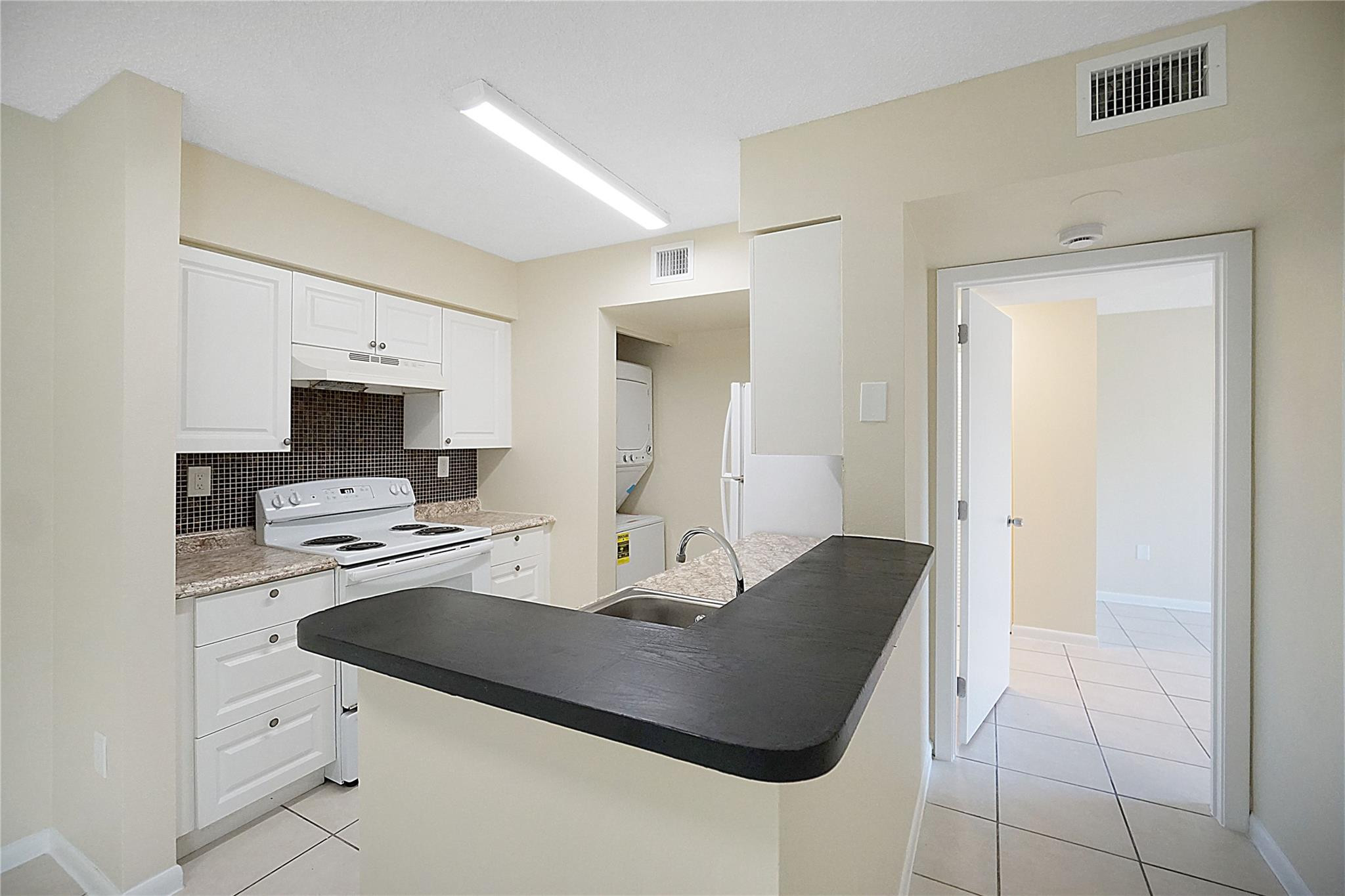 15231 Southwest 80th Street, Unit 410 Miami, FL 33193 - Photo 3 of 26 Photo 3