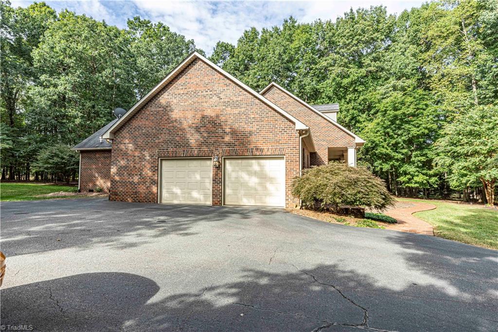 2307 River Run Road Browns Summit, NC 27214 - Photo 33 of 49 Gallery Image 33