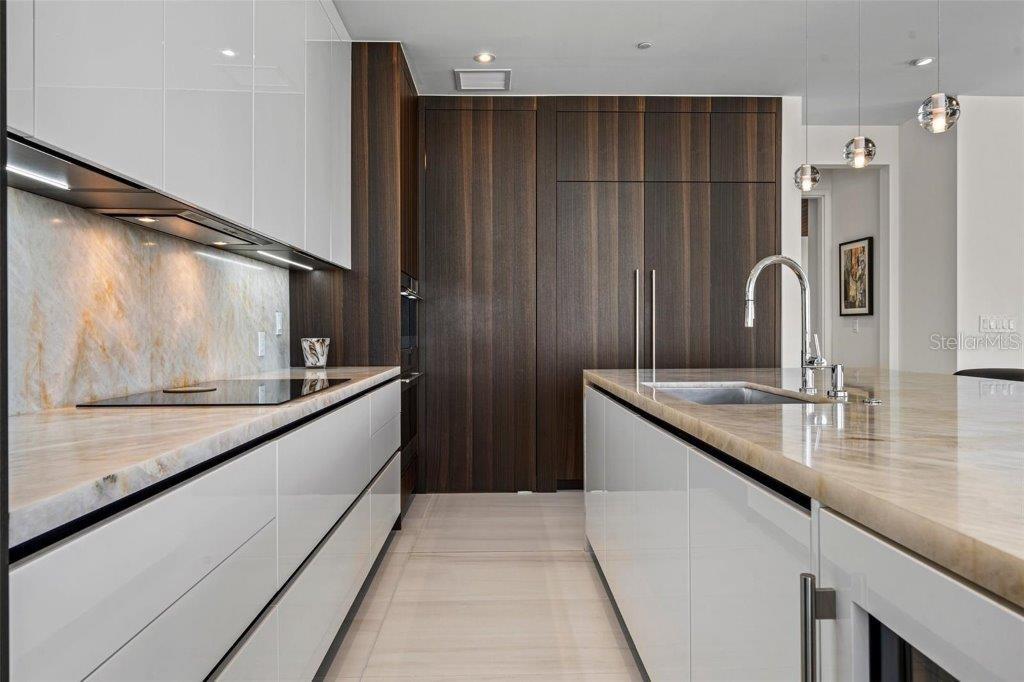 111 Golden Gate Point, Unit 802PH Sarasota, FL 34236 - Photo 11 of 55