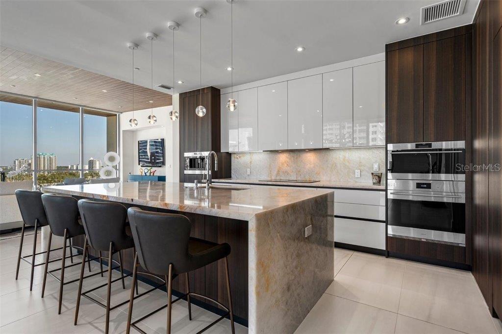 111 Golden Gate Point, Unit 802PH Sarasota, FL 34236 - Photo 13 of 55