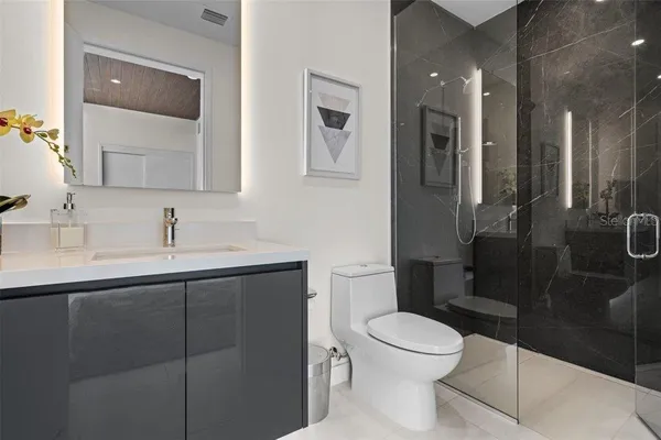 $5,995,000 | 111 Golden Gate Point, Unit 802PH, Sarasota, FL 34236