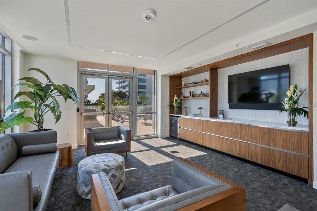 111 Golden Gate Point, Unit 802PH Sarasota, FL 34236 - Photo 43 of 55