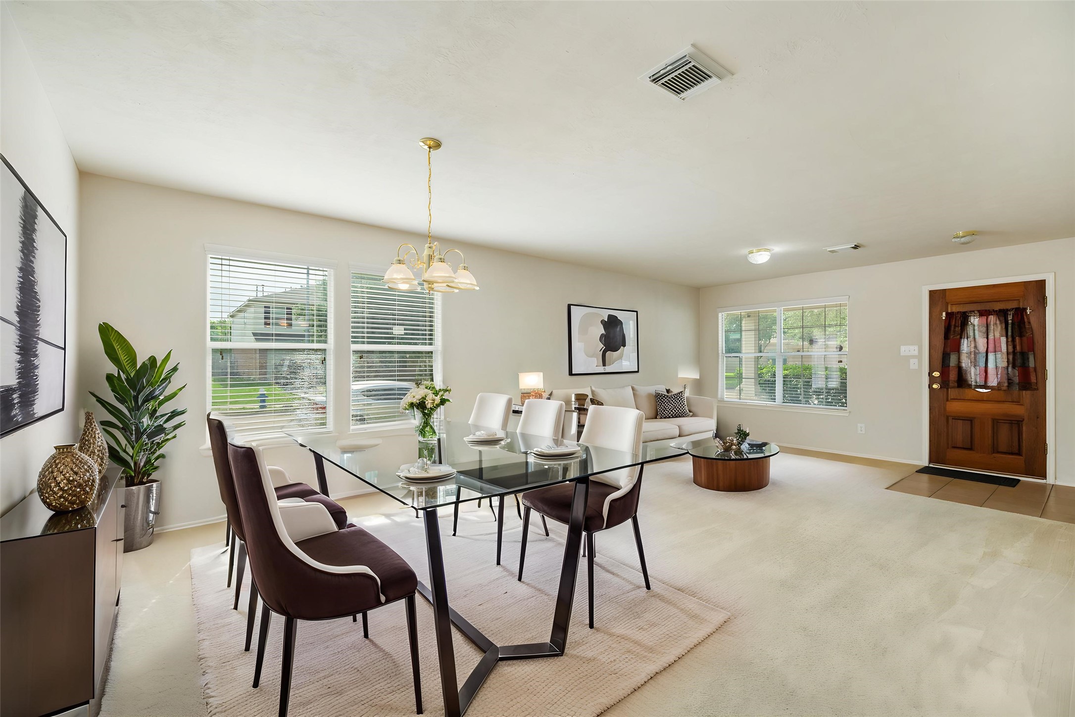 9339 Canady Park Lane Houston, TX 77075 - Photo 4 of 44 Large formal dinning and receiving room area. (Virtually Staged)