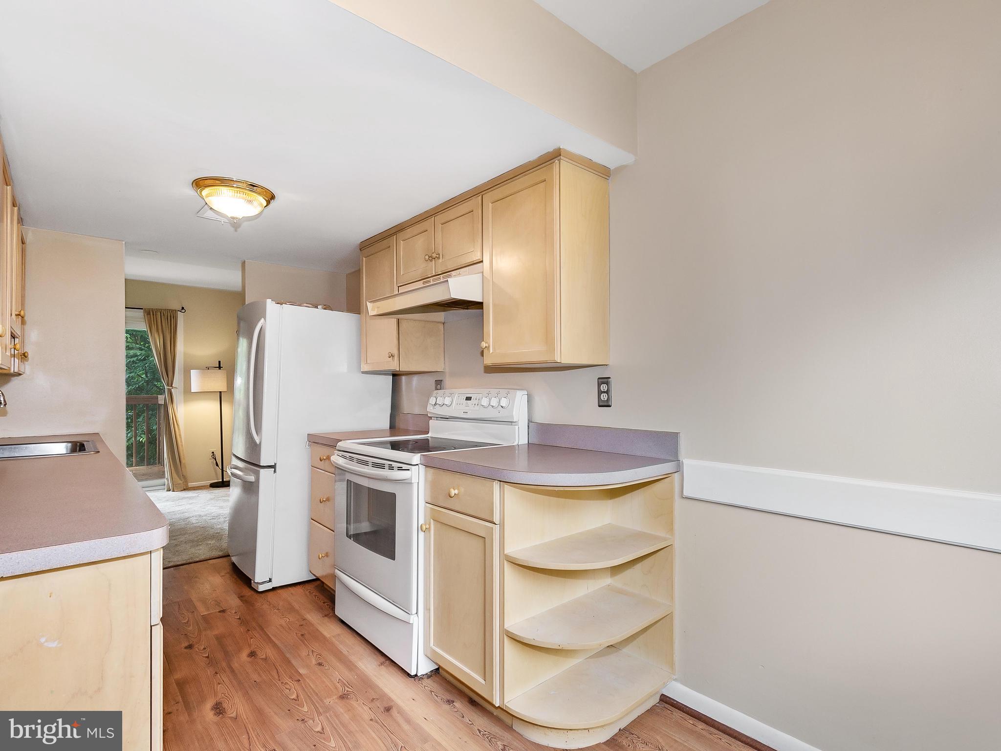 19416 Transhire Road Montgomery Village, MD 20886 - Photo 8 of 25 Galley kitchen with eat in space