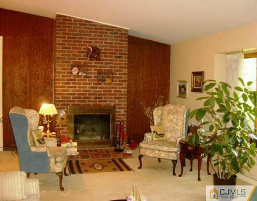 7 Clive Hills Road Edison, NJ 08820 - Photo 7 of 8