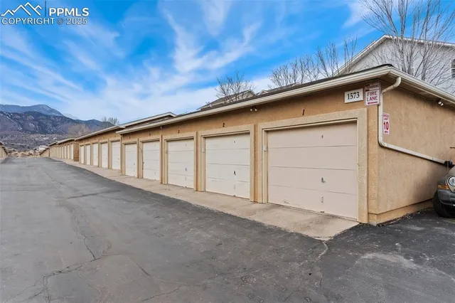 a view of an outdoor space