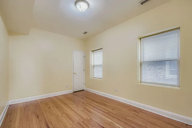 $1,700 | 6327 North Francisco Avenue, Unit 2, Chicago, IL 60659